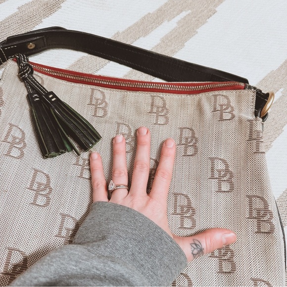 Vintage dooney & bourke monogram taupe shoulder bag with mini wallet - Picture 7 of 12